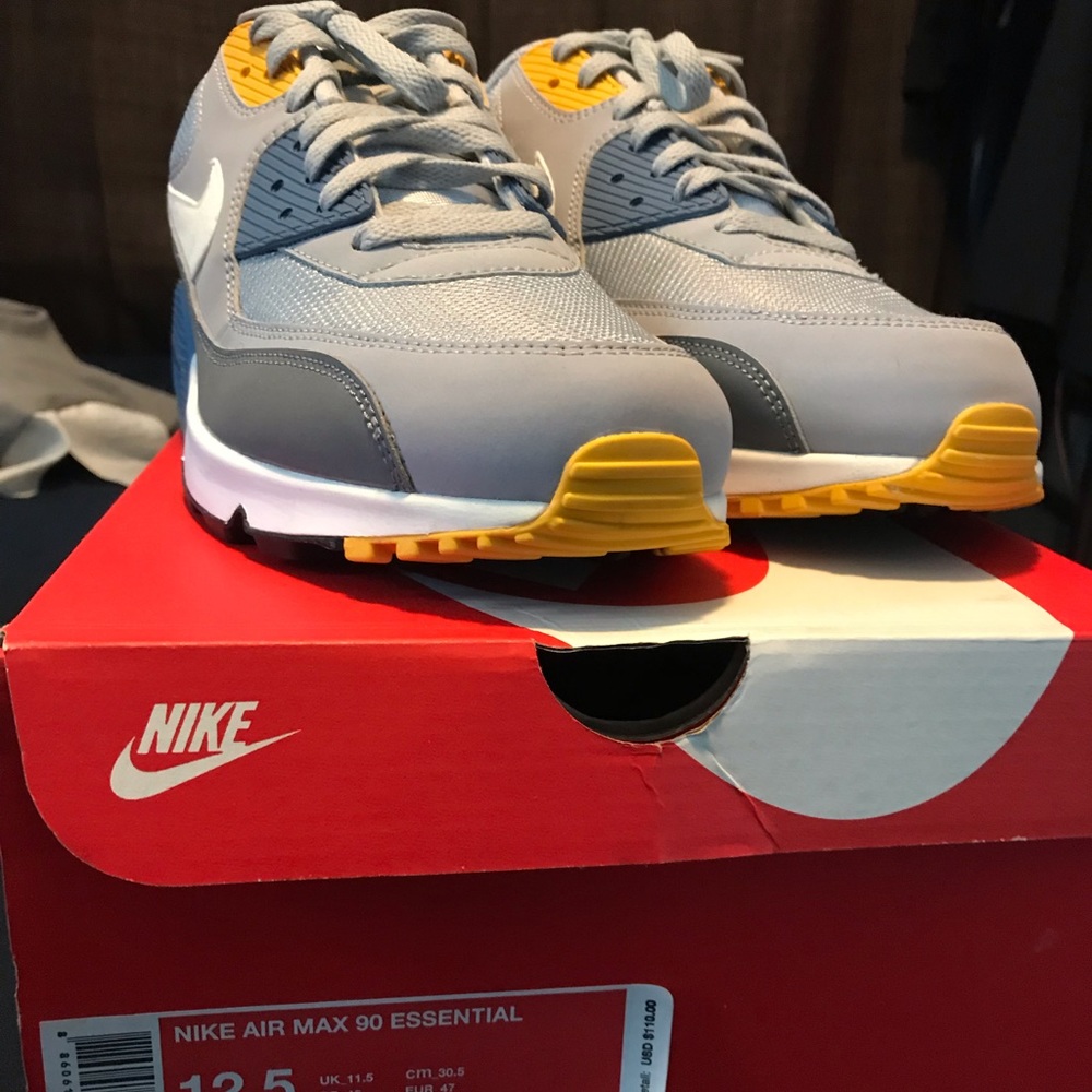 Nike Air Max 90 Essential Wolf Grey